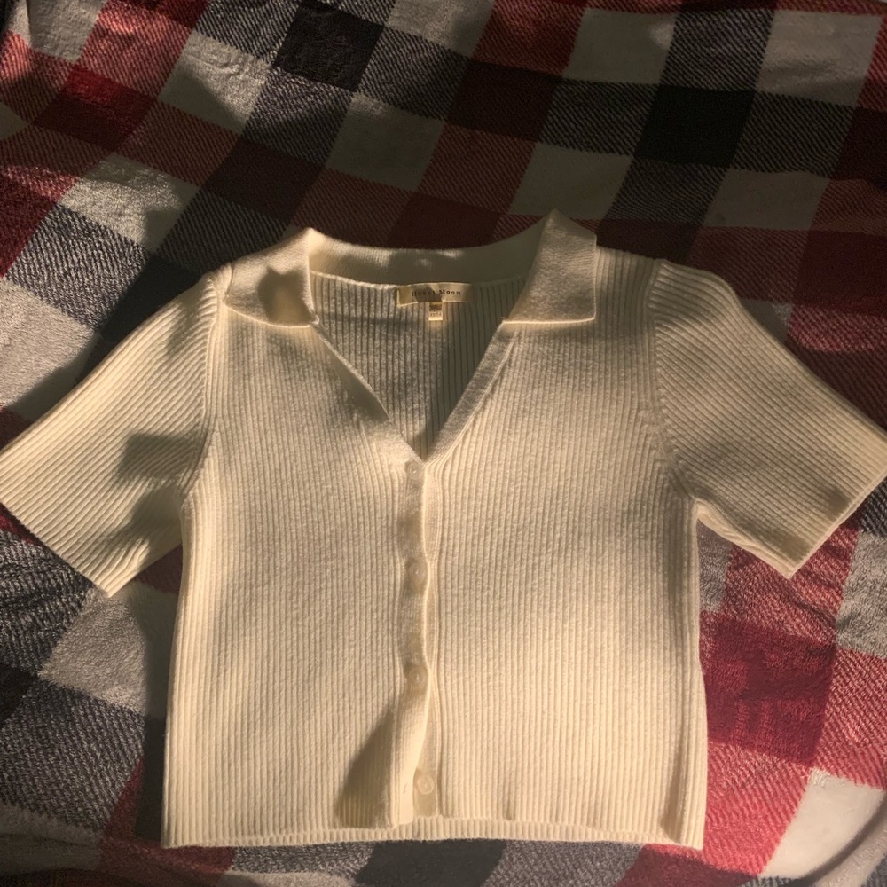 Women crop sweater.